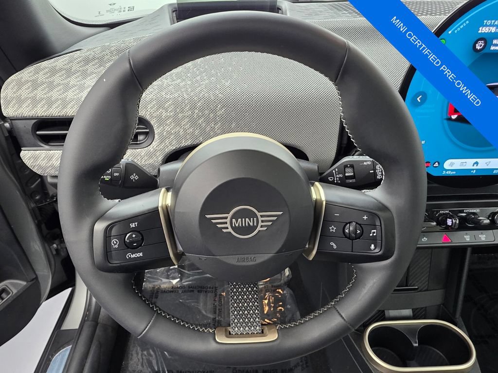 Used 2025 MINI Cooper 2-Door Hardtop FWD image 16