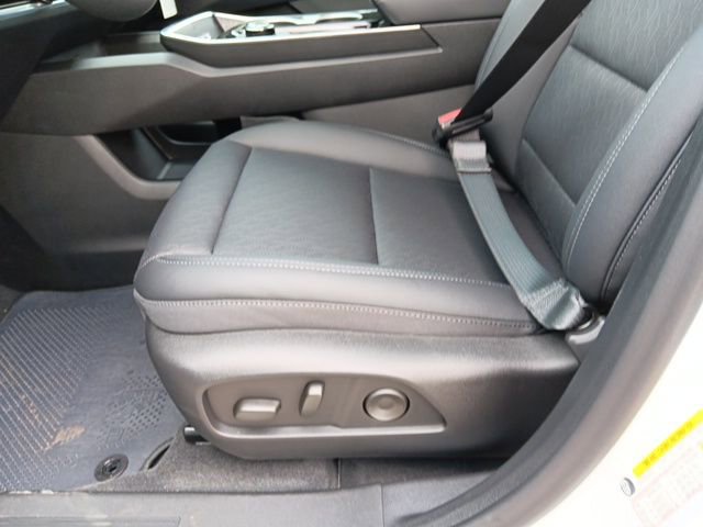 New 2026 Chevrolet Equinox LT w/ Convenience Package II image 17