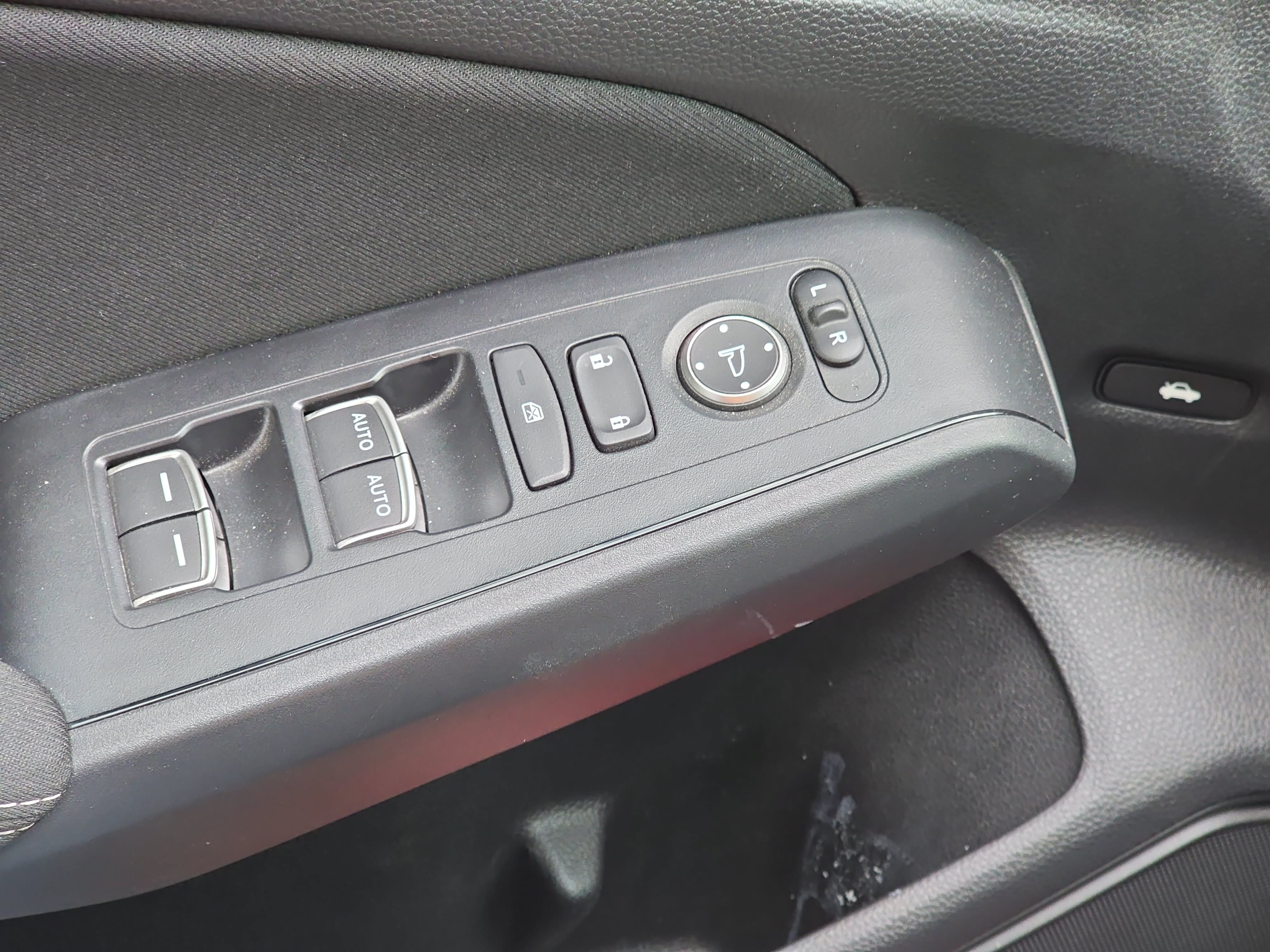 Used 2023 Honda Civic LX image 27
