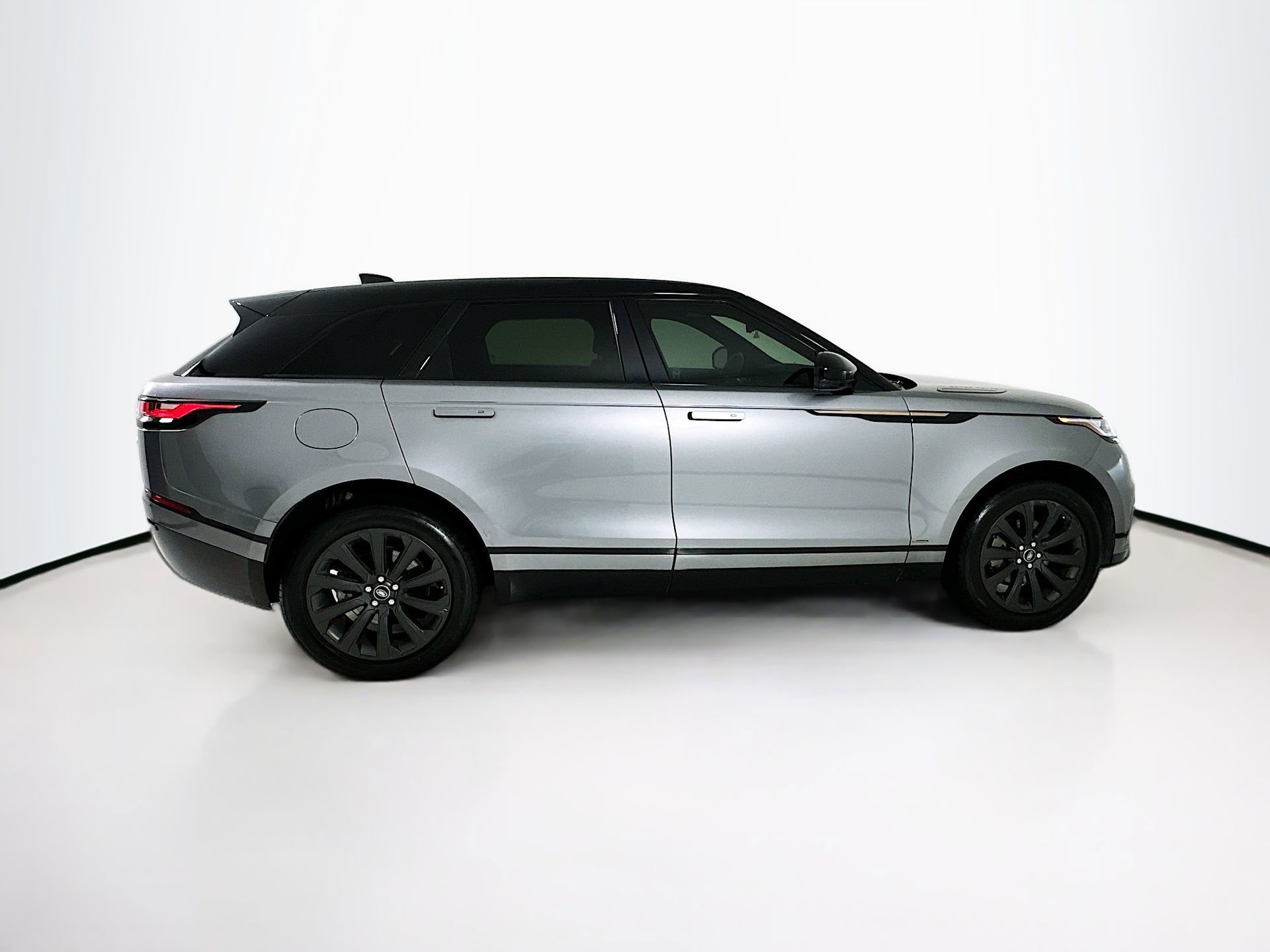 Used 2020 Land Rover Range Rover Velar R-Dynamic S image 9