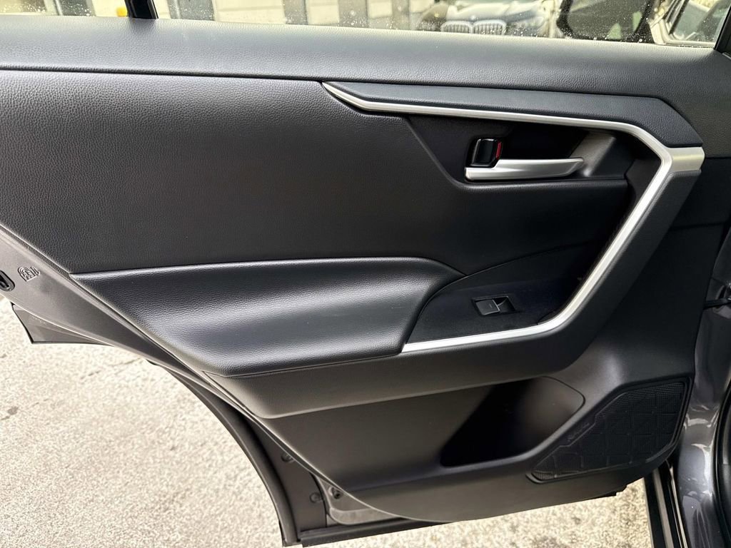 Used 2025 Toyota RAV4 XLE image 29