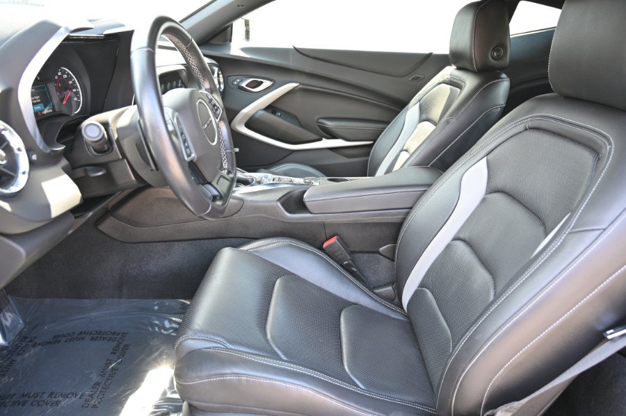 Used 2022 Chevrolet Camaro LT w/ Technology Package RWD image 13