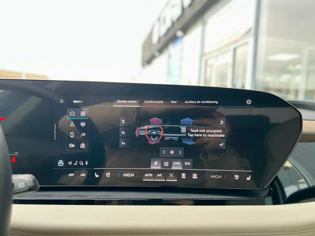 Used 2025 Audi Q6 e-tron Premium Plus w/ Premium Plus image 32