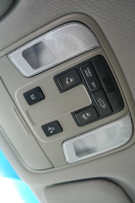 Used 2015 Kia Sedona EX FWD image 24