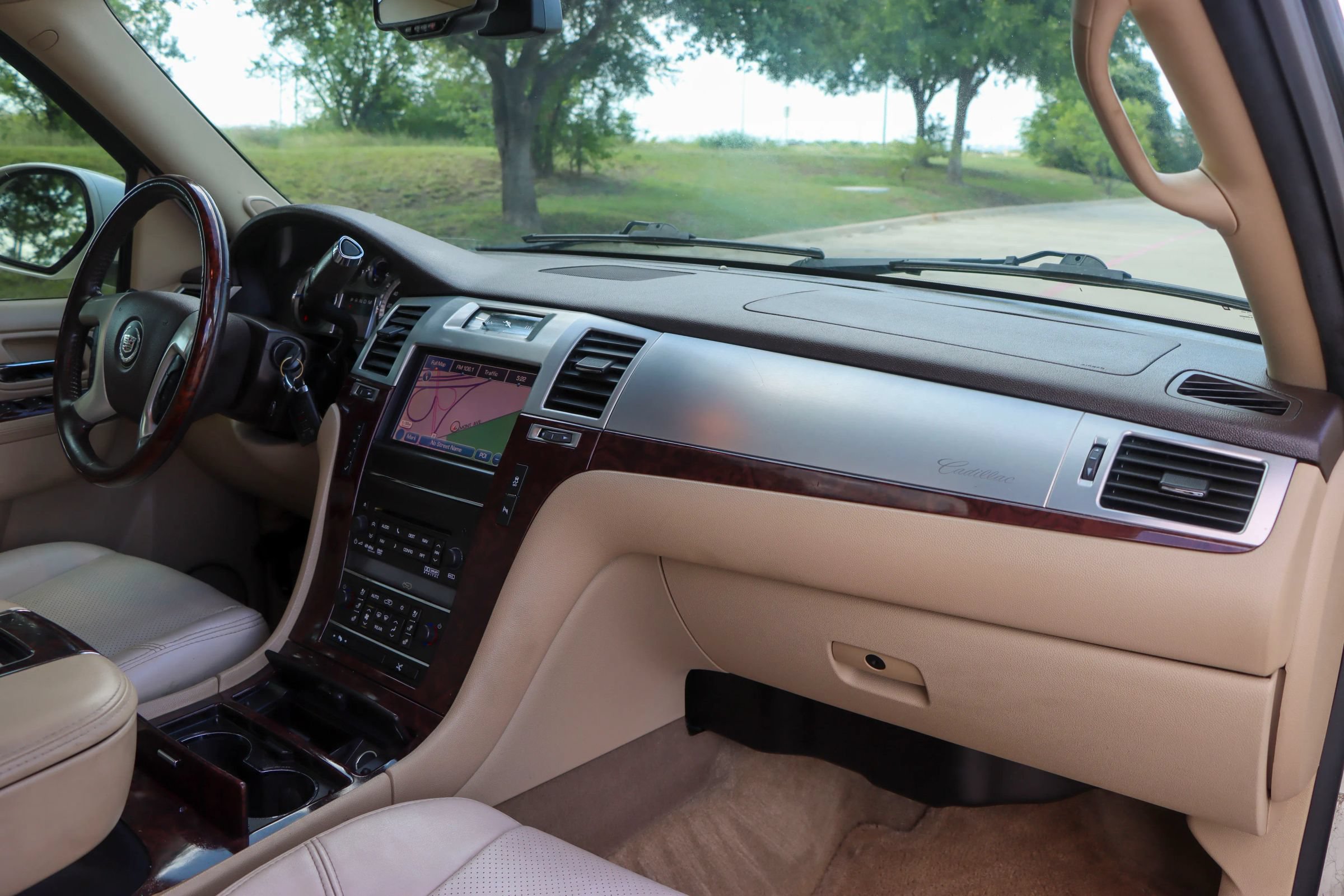 Used 2014 Cadillac Escalade Premium RWD image 27