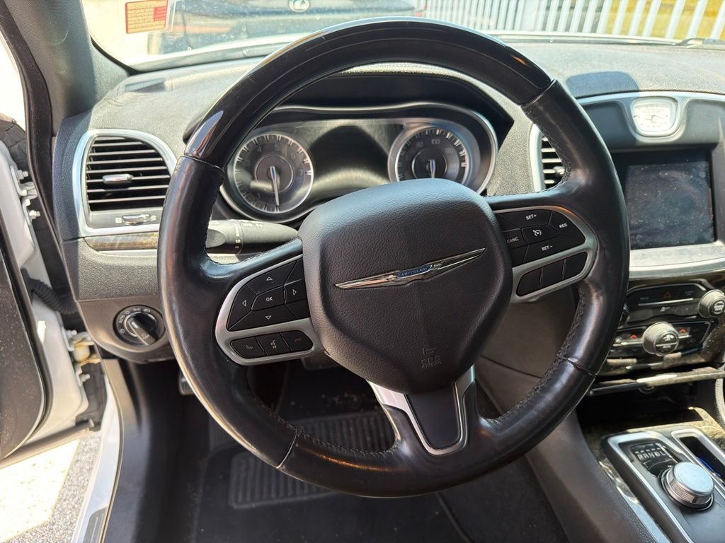 Used 2019 Chrysler 300 Limited RWD image 15