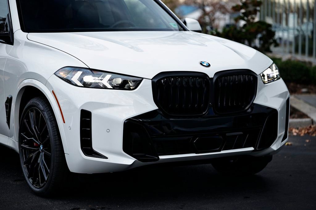New 2026 BMW X5 xDrive40i w/ M Sport Package image 2
