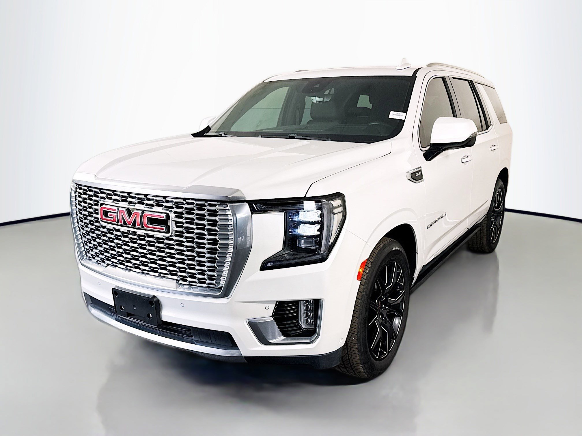 Used 2023 GMC Yukon Denali w/ Denali Reserve Package image 4