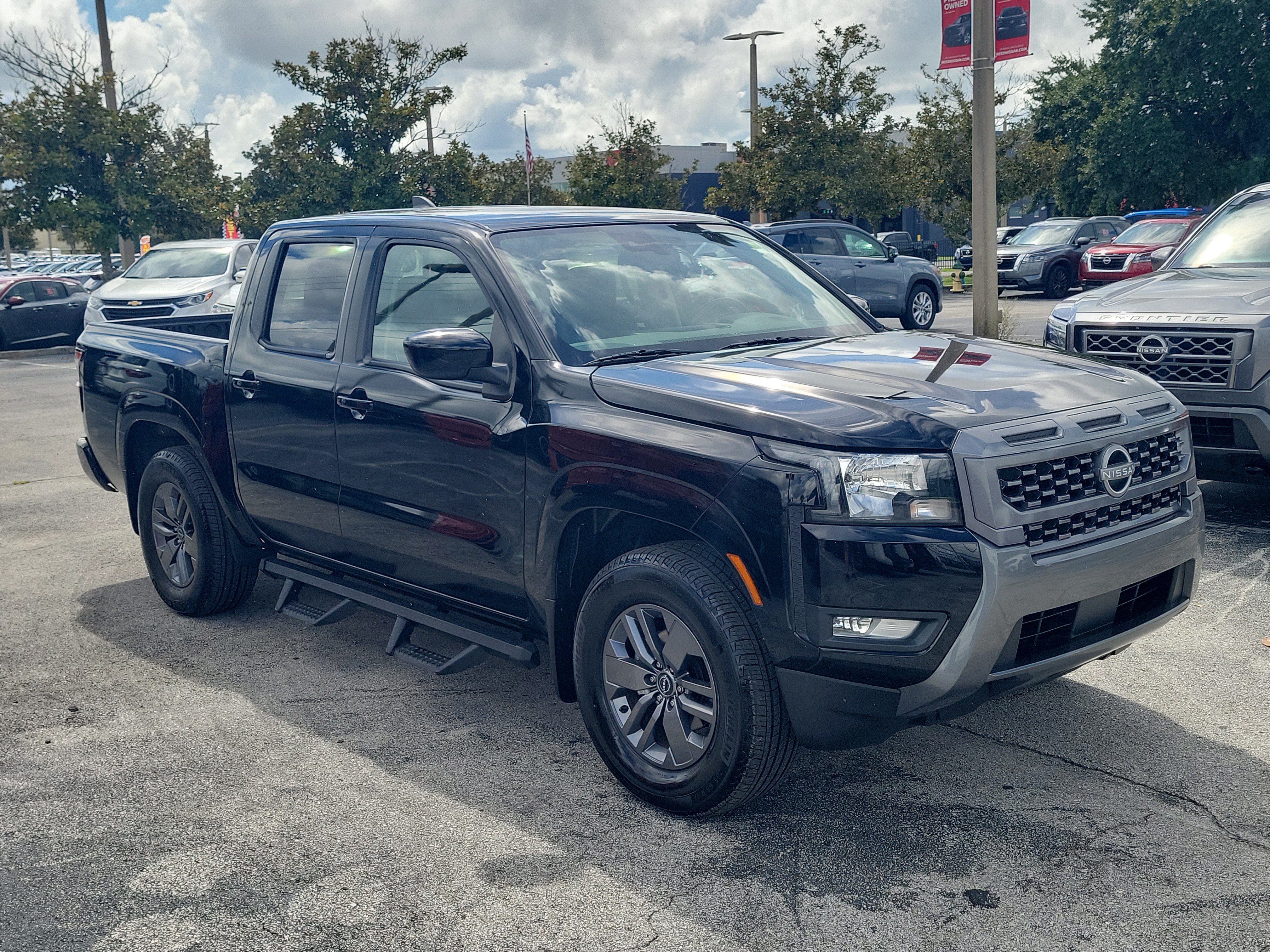 Certified 2025 Nissan Frontier SV w/ SV Convenience Package RWD image 3