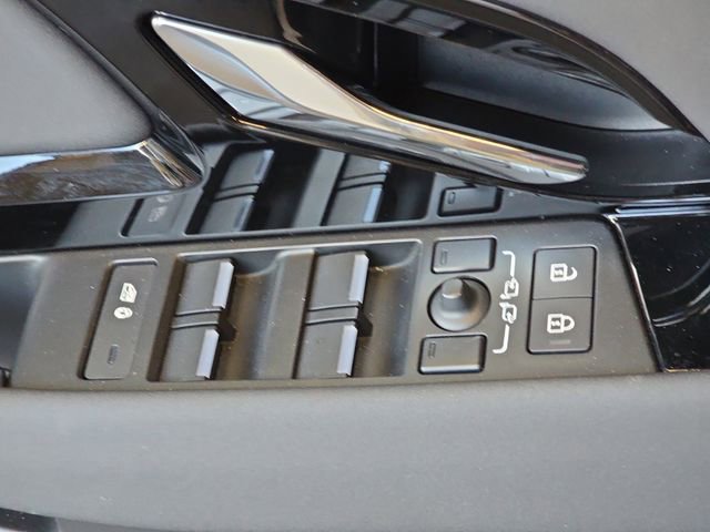 Certified 2025 Land Rover Range Rover Evoque Dynamic SE AWD/4WD image 30