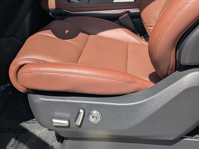 New 2026 Lincoln Navigator Reserve image 4