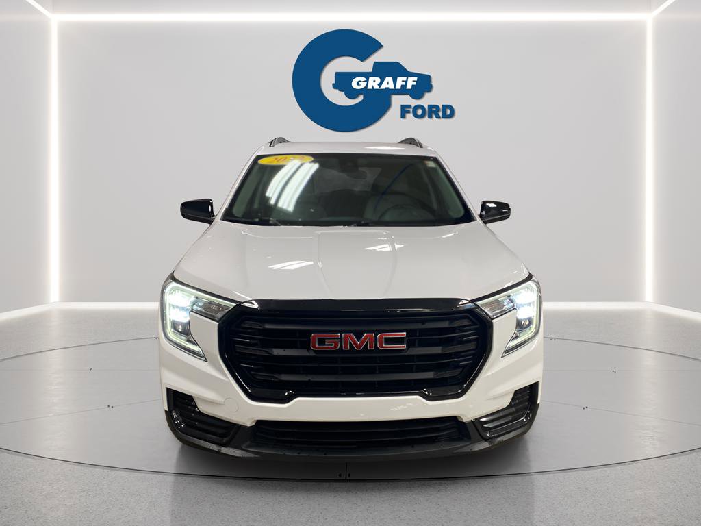 Used 2023 GMC Terrain SLE w/ Driver Convenience Package image 11