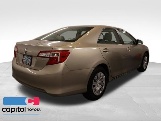 Used 2013 Toyota Camry LE FWD image 2