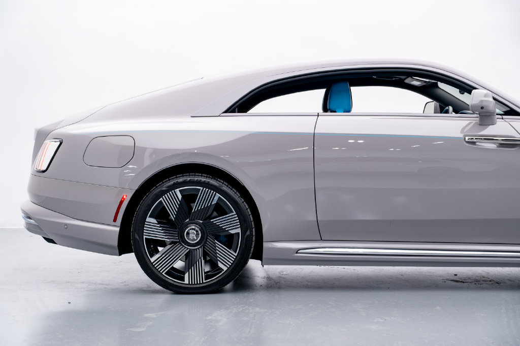 Used 2024 Rolls-Royce Spectre w/ Spectre Launch Package AWD/4WD image 27