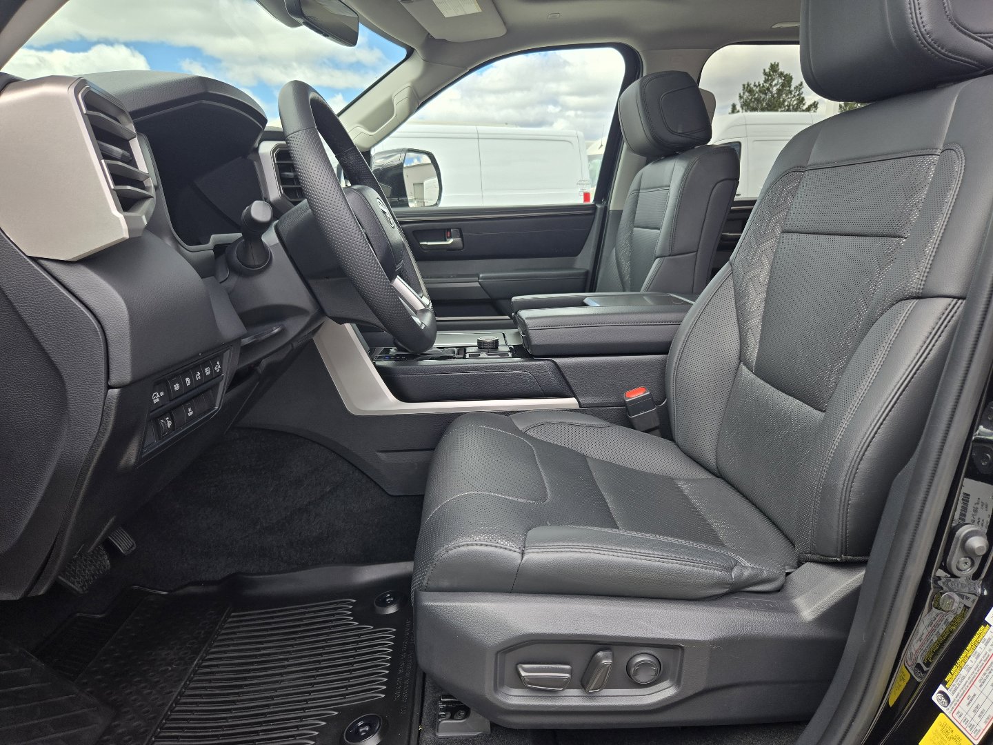 Used 2024 Toyota Sequoia SR5 w/ SR5 Premium Package AWD/4WD image 4