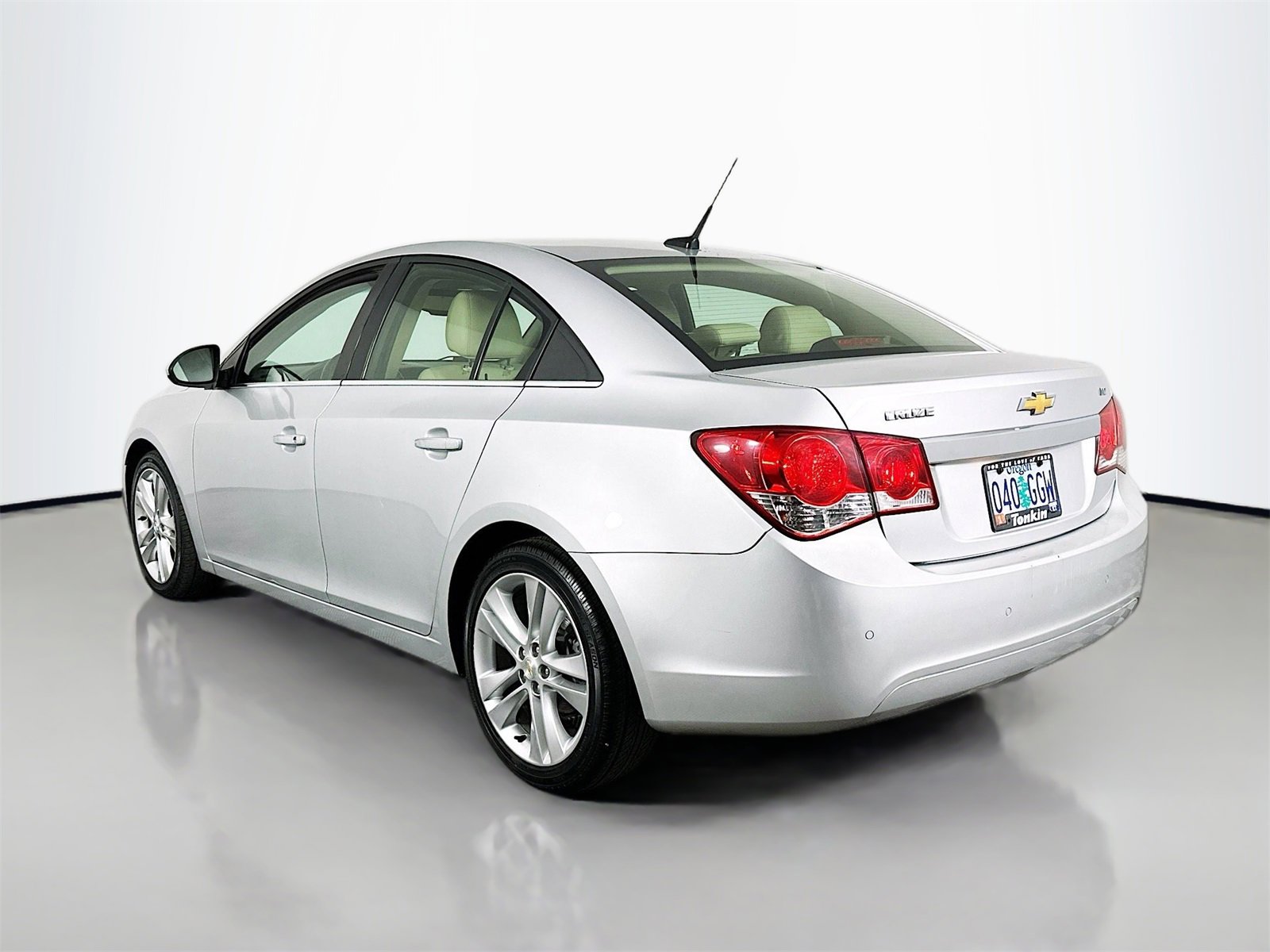 Used 2011 Chevrolet Cruze LTZ image 6