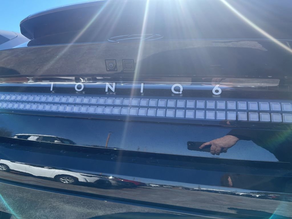 Used 2023 Hyundai Ioniq 6 Limited image 8