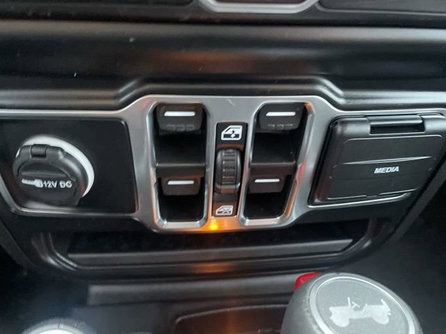 Used 2022 Jeep Wrangler Unlimited Sahara image 27