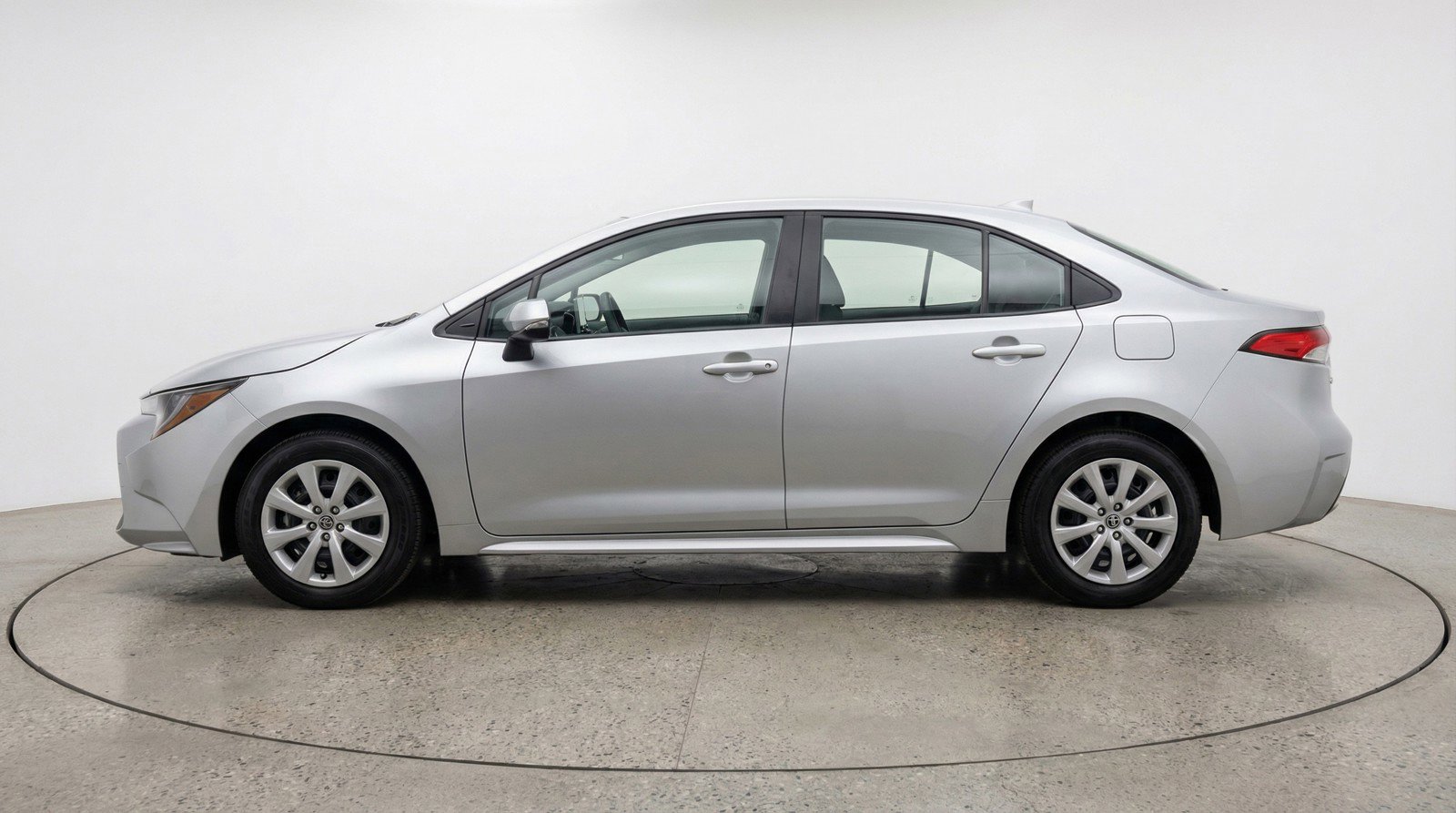 Used 2025 Toyota Corolla LE image 5