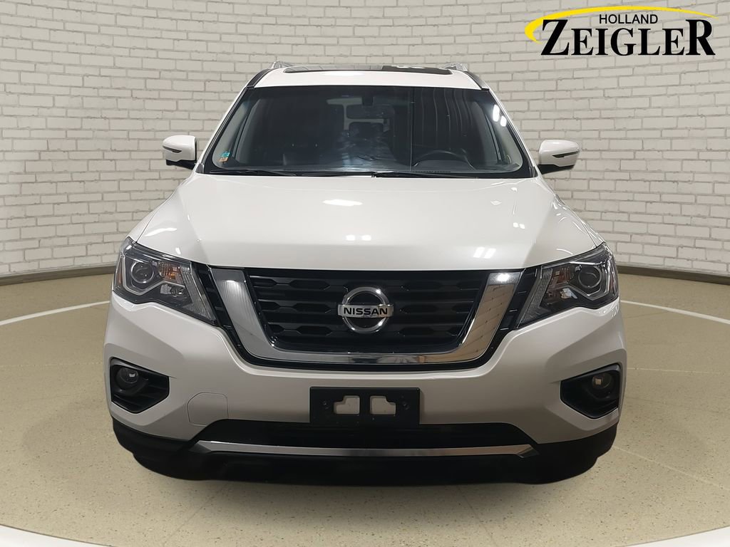 Used 2019 Nissan Pathfinder SL image 2
