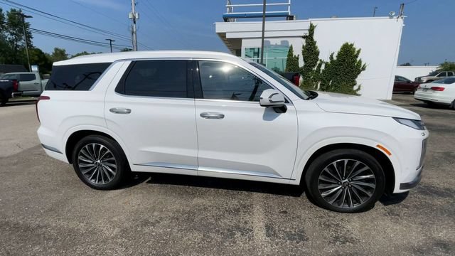 Used 2023 Hyundai Palisade Calligraphy w/ Cargo Package AWD/4WD image 3