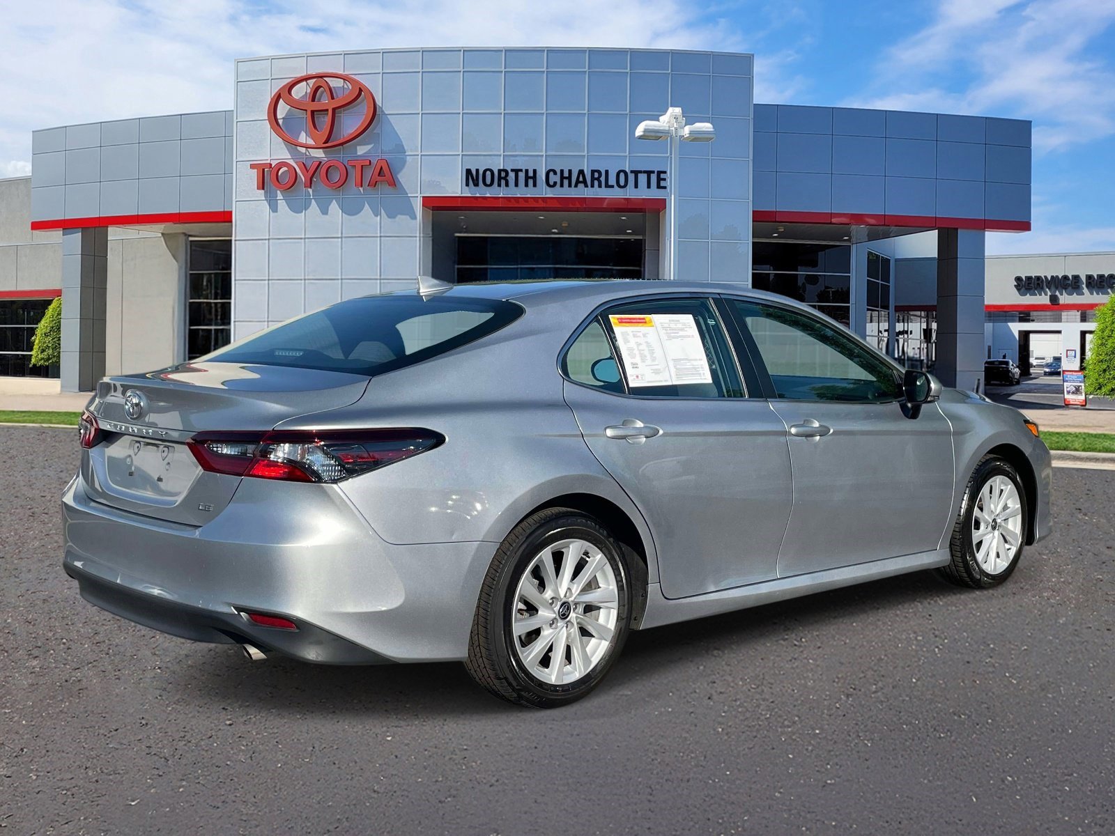 Used 2024 Toyota Camry LE w/ Convenience Package FWD image 6