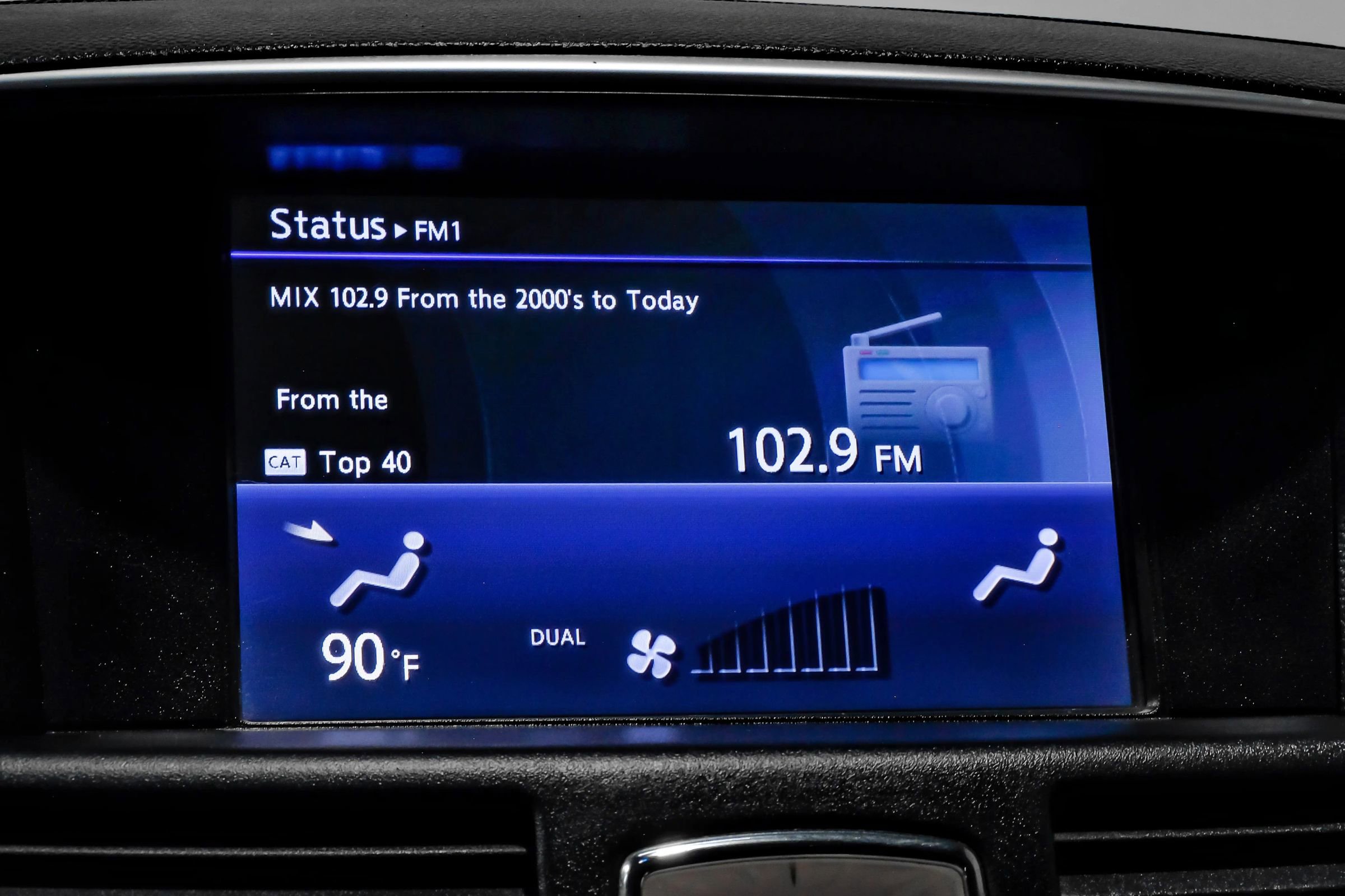 Used 2015 INFINITI Q70 L 3.7 w/ Technology Package image 36