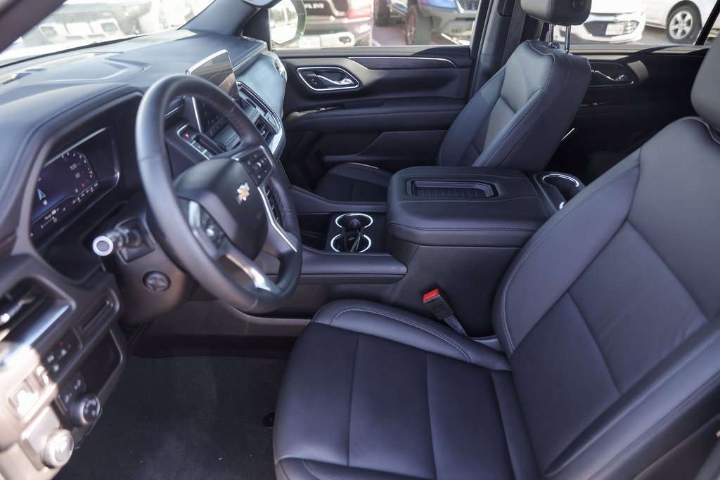 Used 2024 Chevrolet Tahoe LT w/ Luxury Package image 9