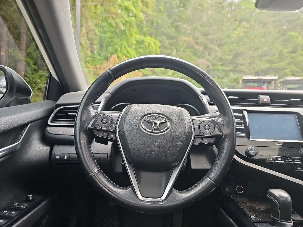 Used 2020 Toyota Camry SE FWD image 12