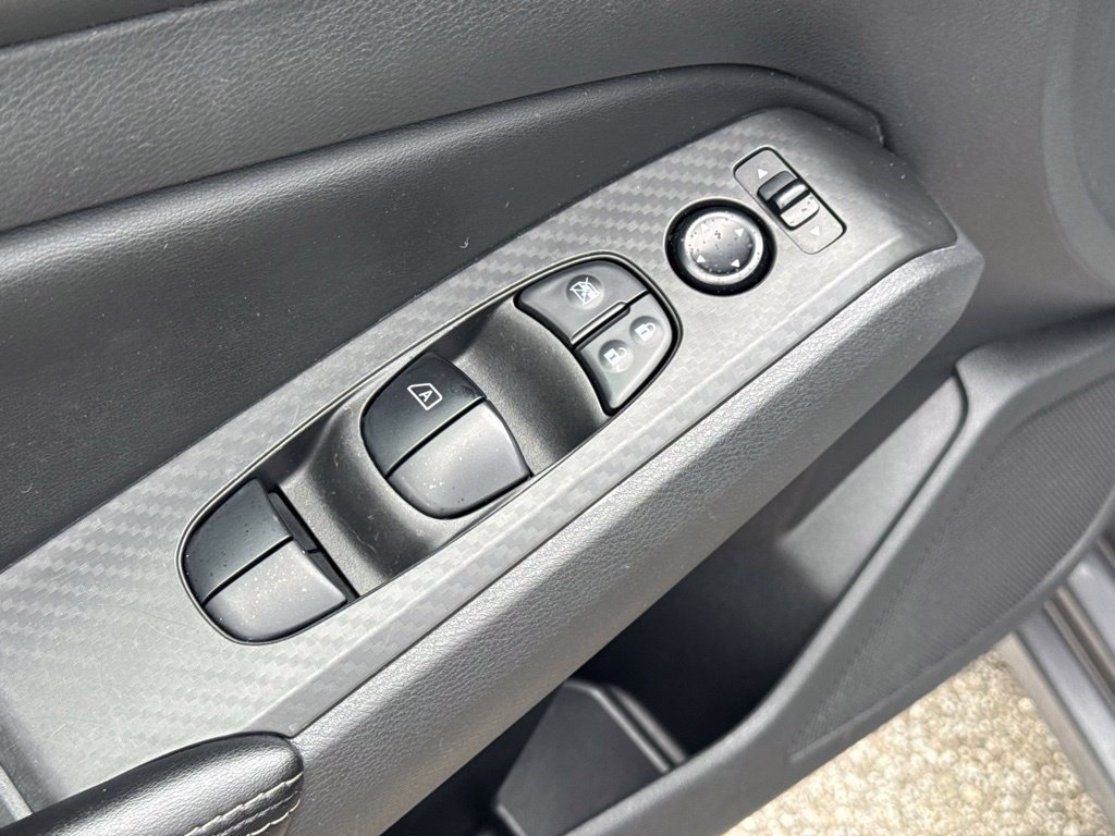 Used 2024 Nissan Altima 2.5 SV FWD image 36