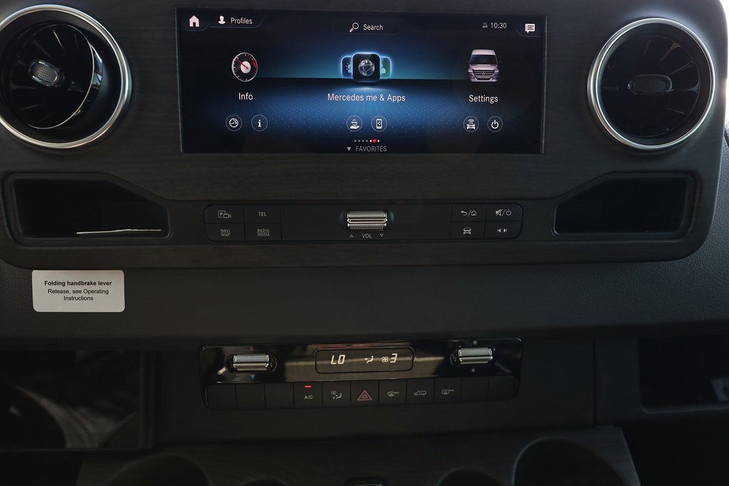 Used 2023 Mercedes-Benz Sprinter 3500 image 23