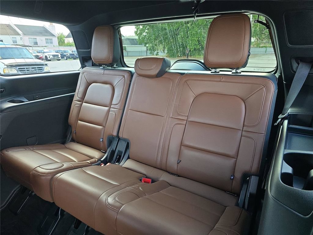 Certified 2024 Lincoln Navigator Reserve AWD/4WD image 13