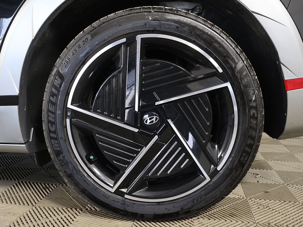Used 2025 Hyundai Ioniq 5 Limited AWD/4WD image 26