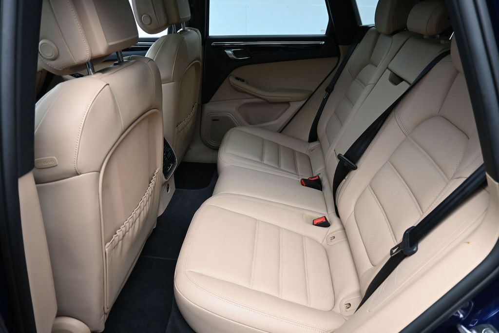 Certified 2025 Porsche Macan AWD/4WD image 7