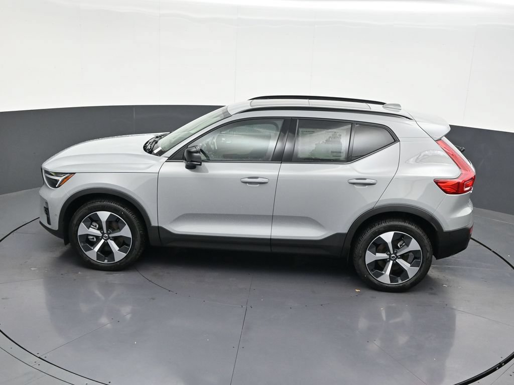 New 2026 Volvo XC40 B5 Plus w/ Protection Package Premier AWD/4WD image 14