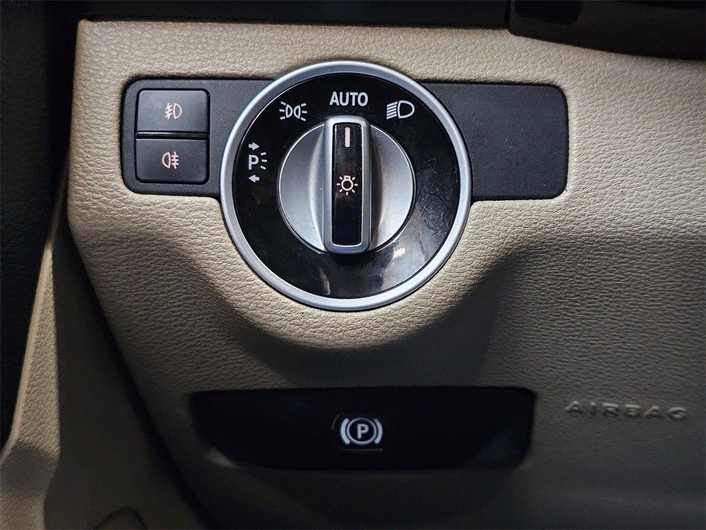 Used 2012 Mercedes-Benz GLK 350 4MATIC image 33