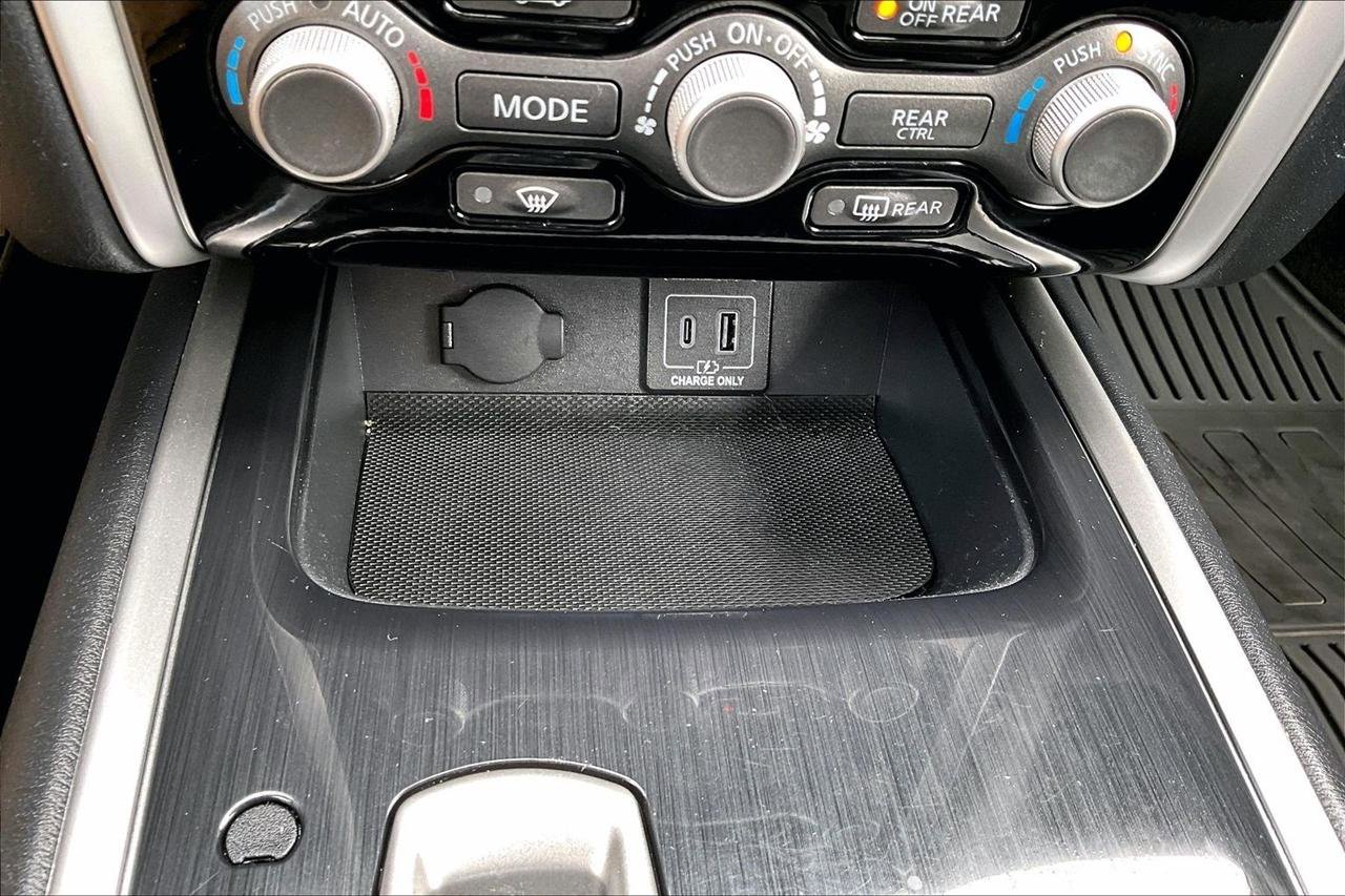 Used 2019 Nissan Pathfinder S image 18