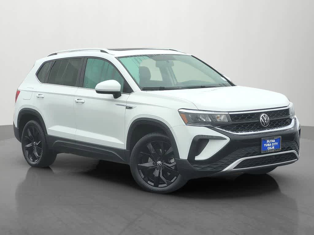Used 2022 Volkswagen Taos SE w/ Panoramic Sunroof Package AWD/4WD image 8
