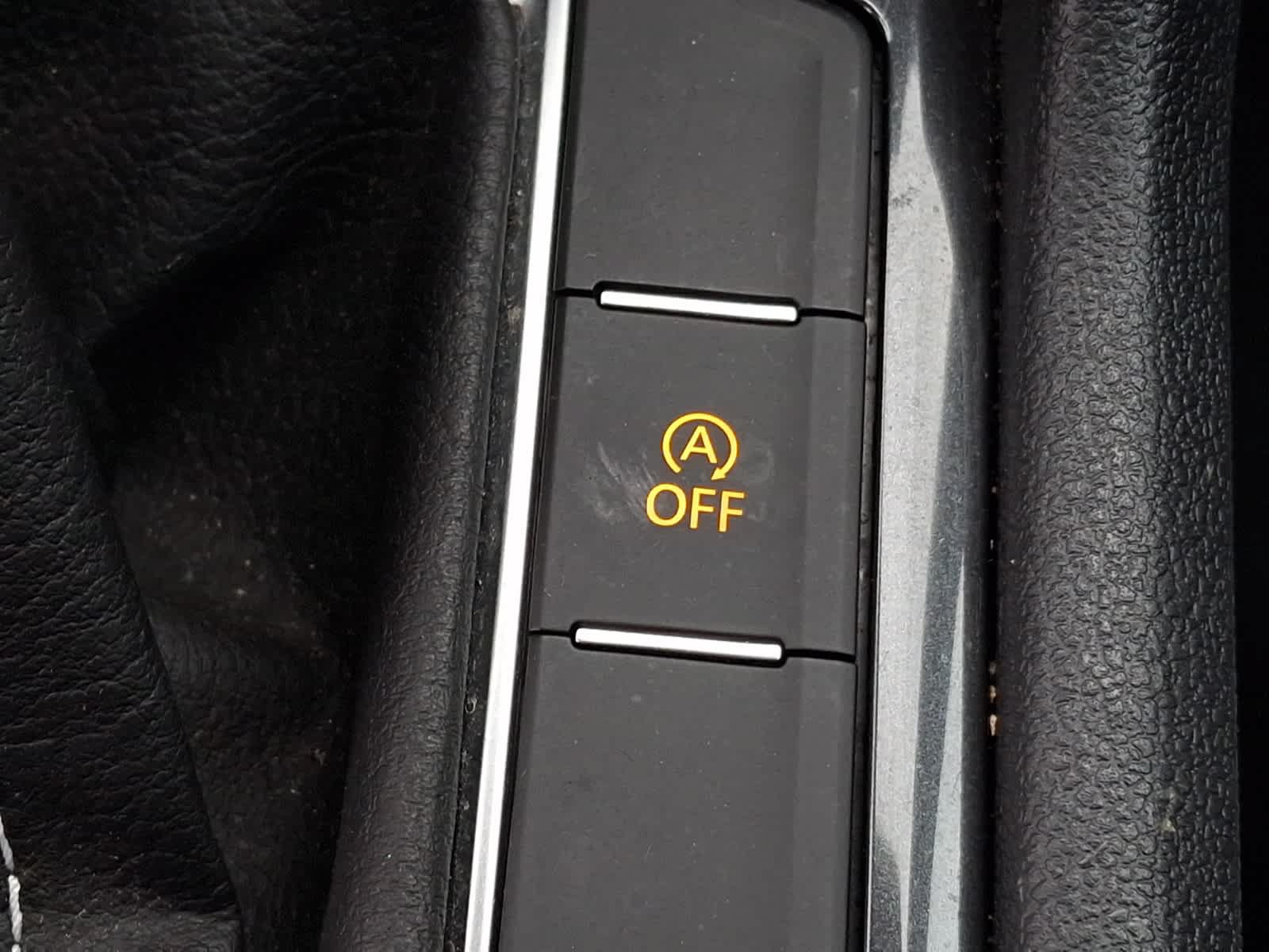 Used 2023 Volkswagen Tiguan SE w/ Panoramic Sunroof Package AWD/4WD image 22