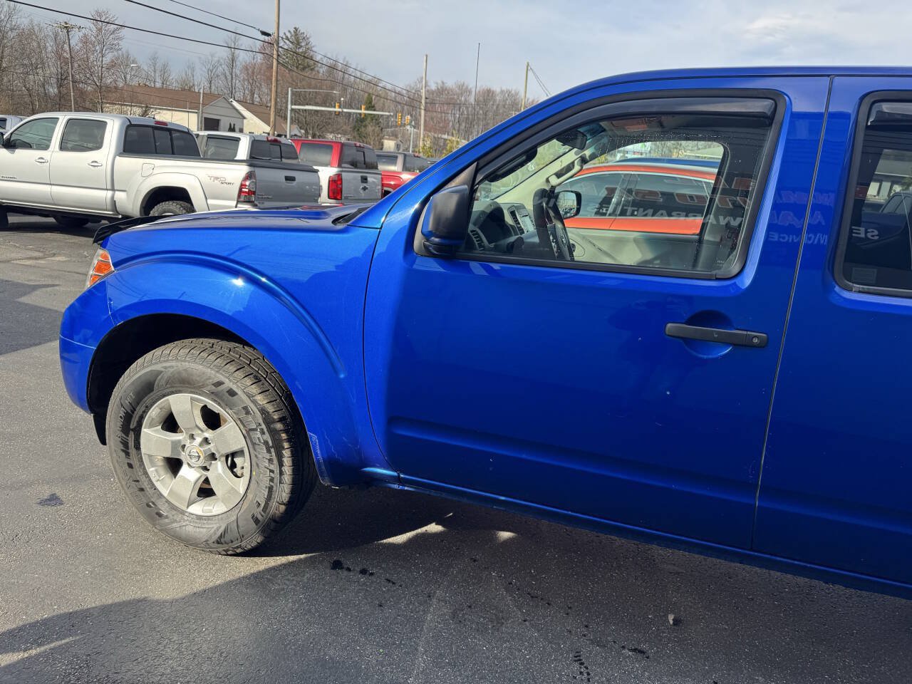 Used 2013 Nissan Frontier SV AWD/4WD image 4