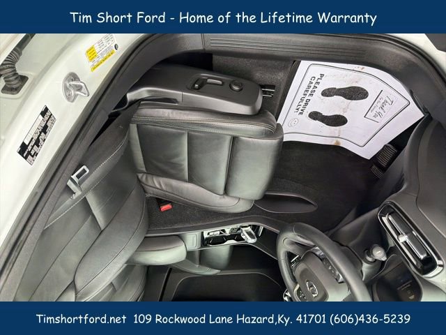 Used 2023 Volvo XC40 B5 Plus w/ Protection Package Premier image 8