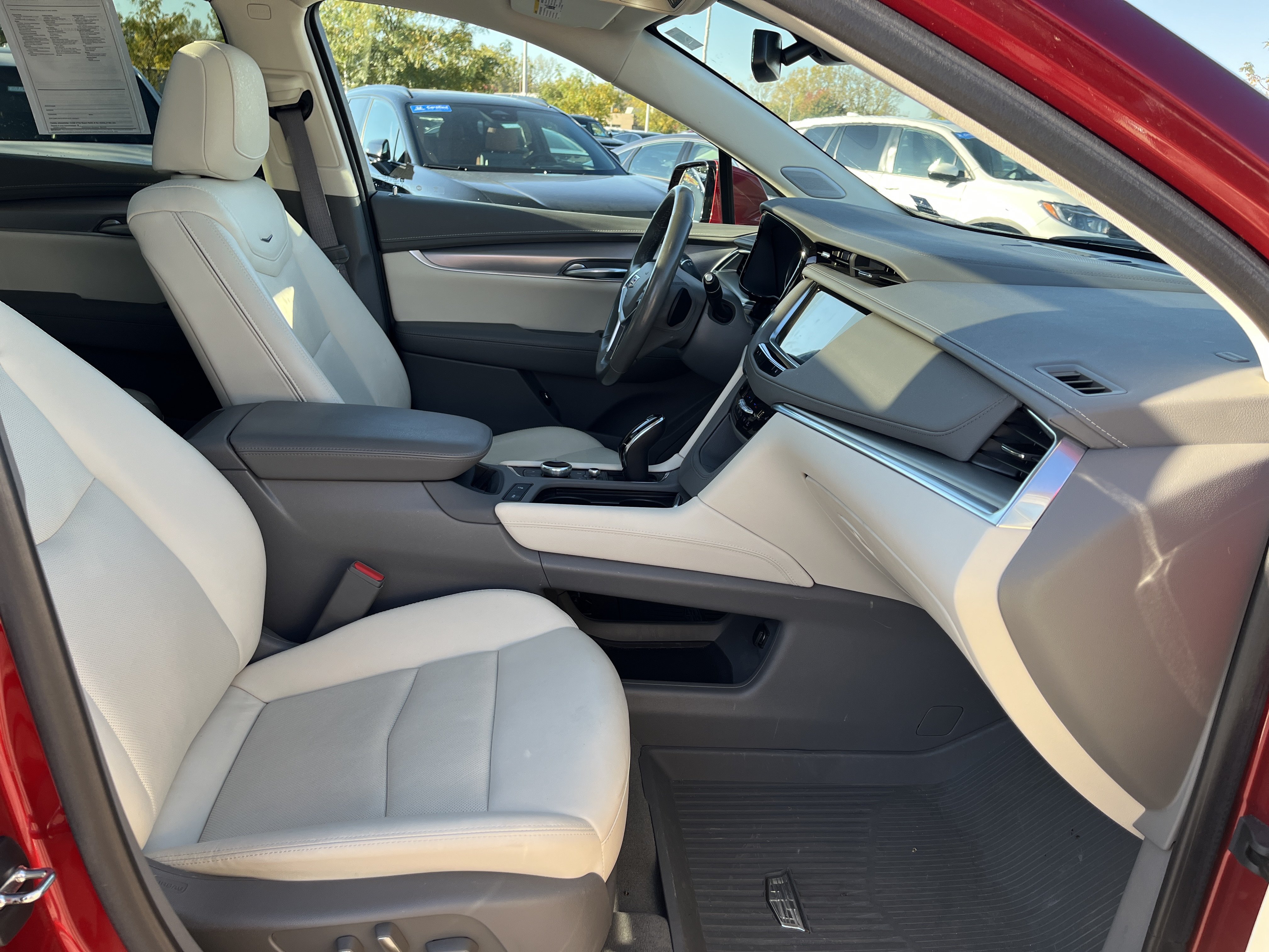 Used 2024 Cadillac XT5 Premium Luxury w/ LPO, Floor Liner Package AWD/4WD image 19