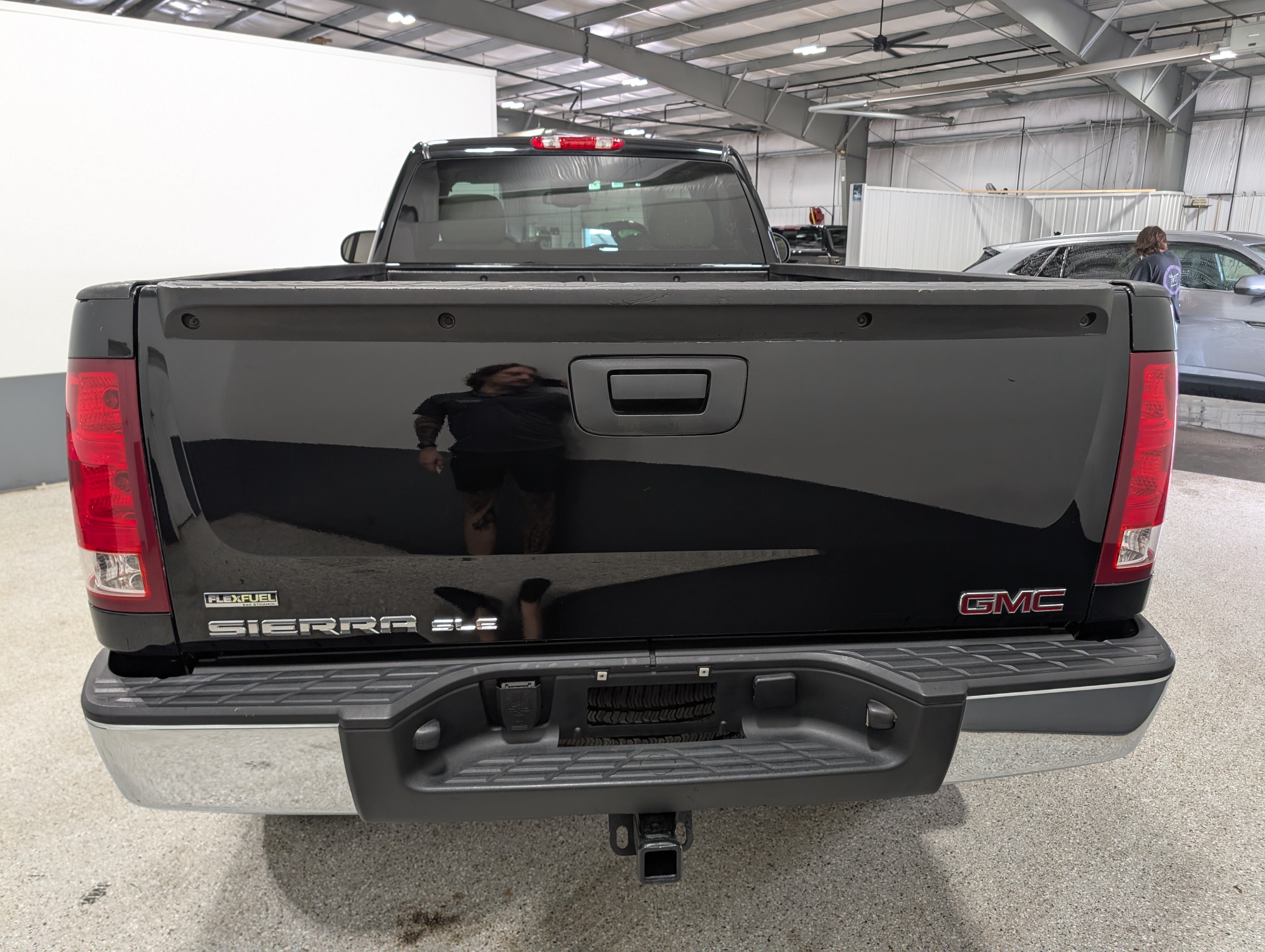 Used 2007 GMC Sierra 1500 SLE w/ SLE/SLT Trailering Package AWD/4WD image 4