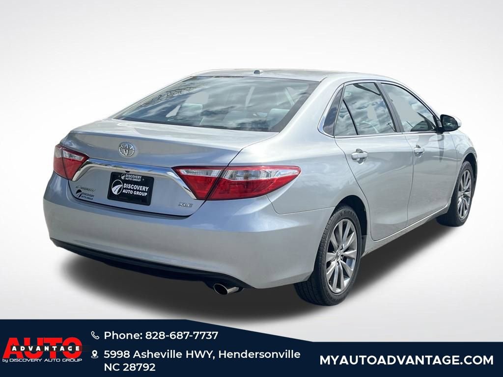 Used 2015 Toyota Camry XLE w/ Moonroof Package FWD image 3