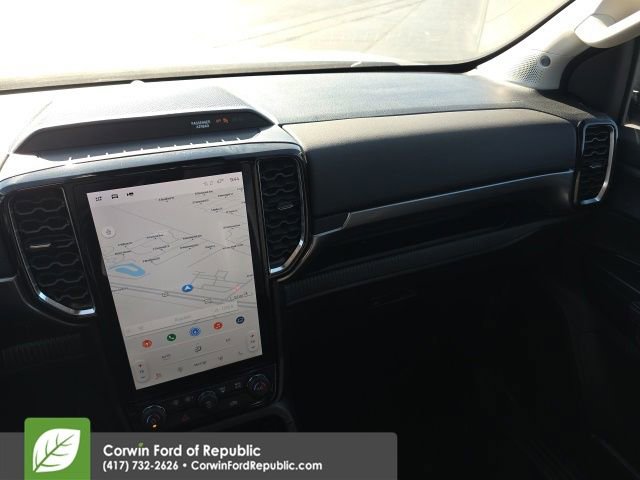 Used 2025 Ford Ranger Lariat w/ FX4 Off-Road Package image 17