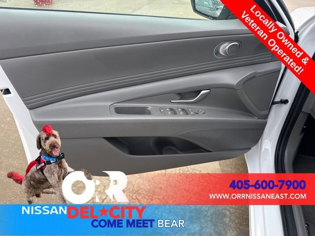 Used 2025 Hyundai Elantra SEL FWD image 15
