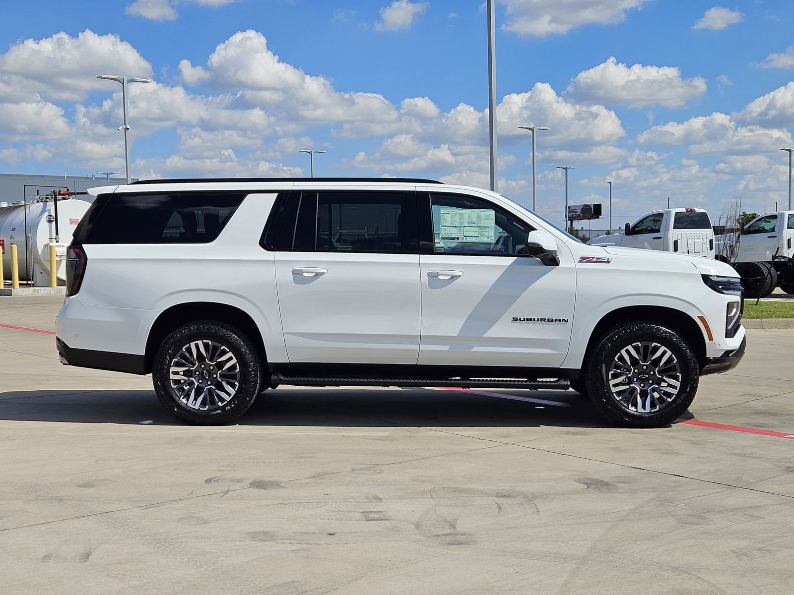 New 2026 Chevrolet Suburban Z71 image 8