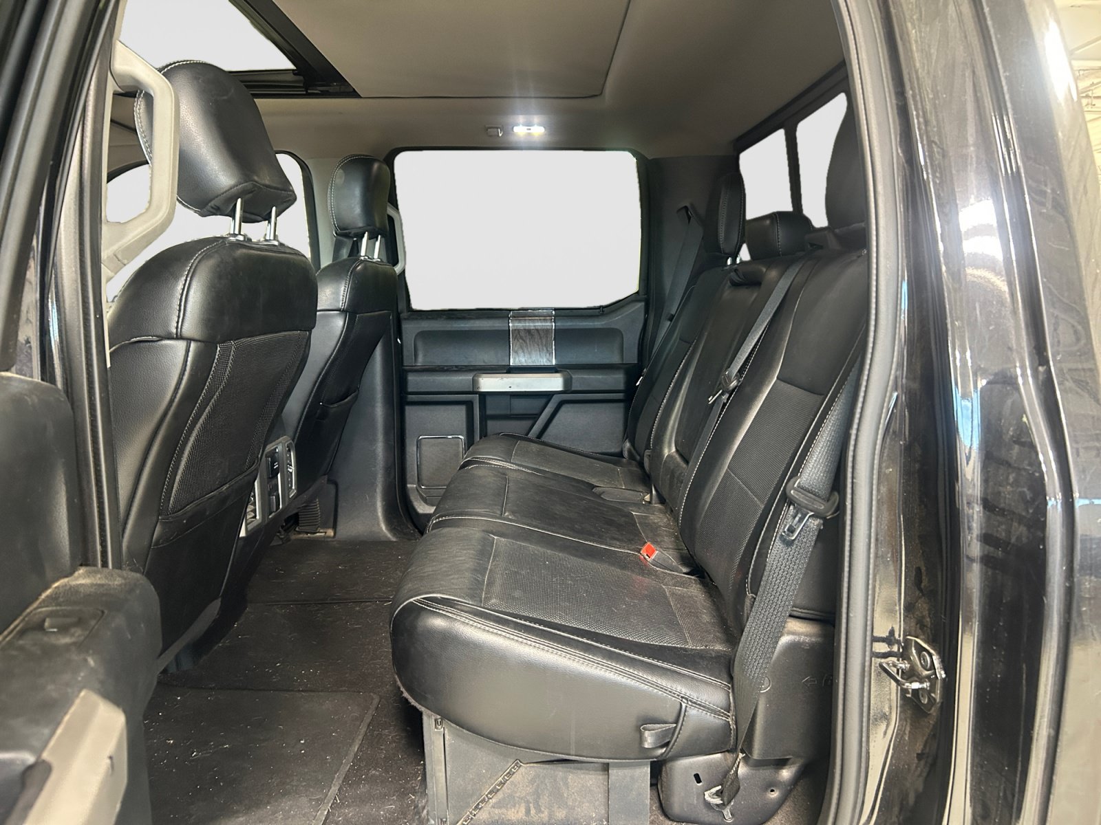Used 2019 Ford F250 Lariat w/ Lariat Ultimate Package AWD/4WD image 18