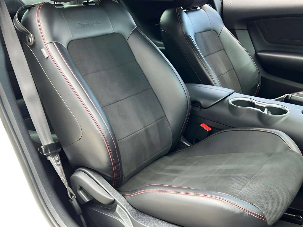 Used 2019 Ford Mustang GT Premium w/ Equipment Group 401A RWD image 9