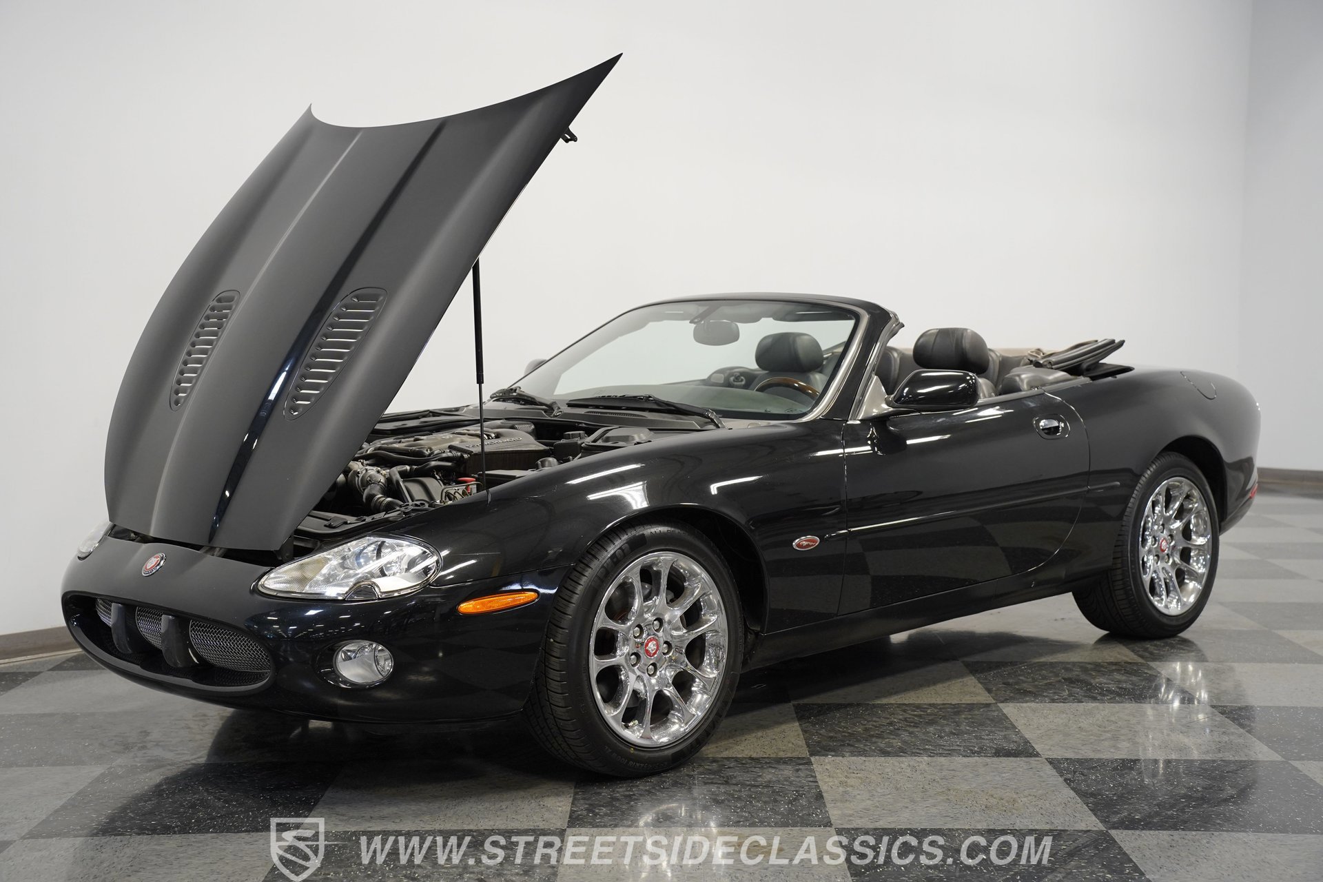 Used 2002 Jaguar XK8 Convertible image 25